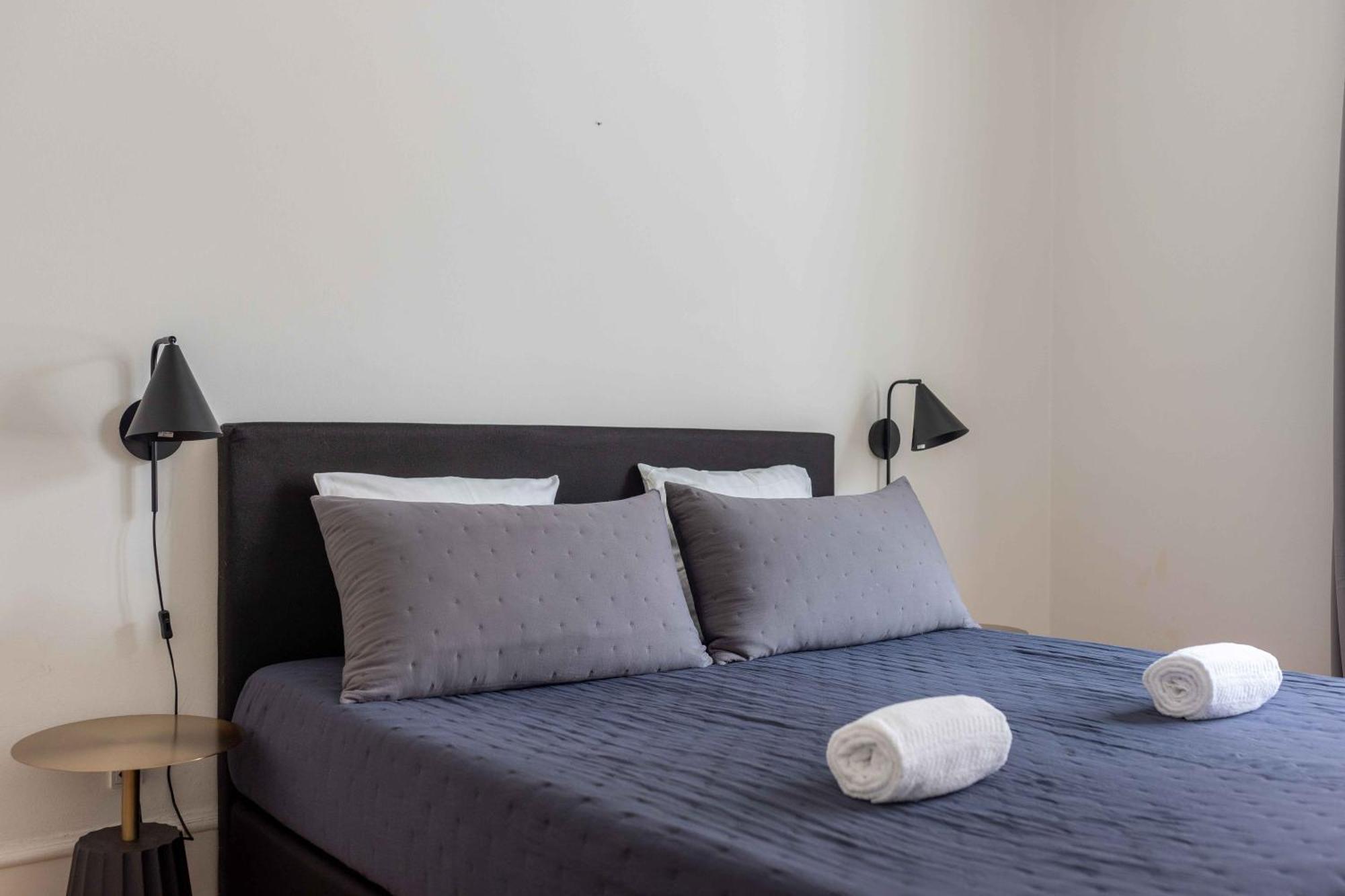 Large In By Tivoli Gardens Apartment *