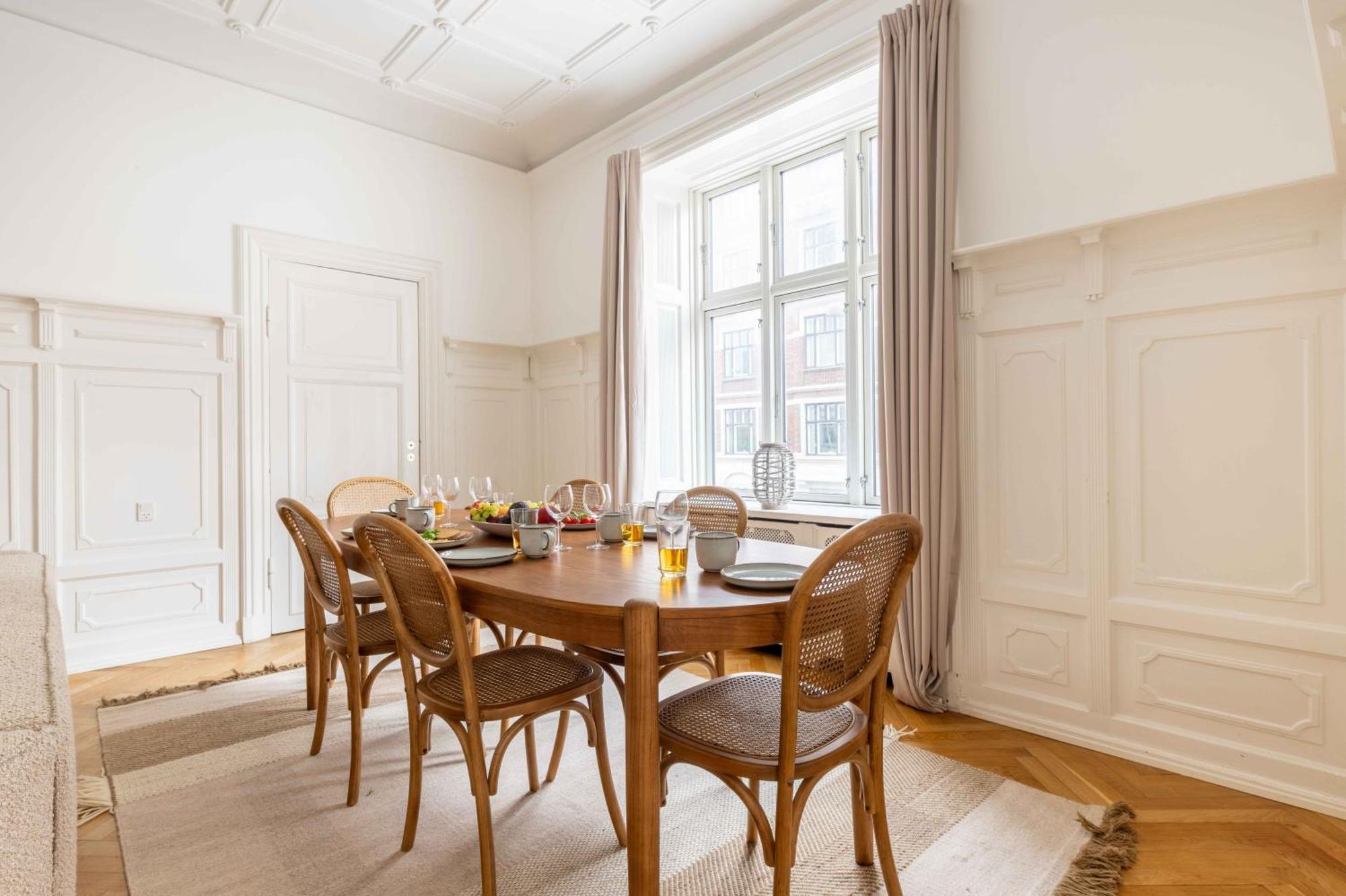 Apartment Large In By Tivoli Gardens *